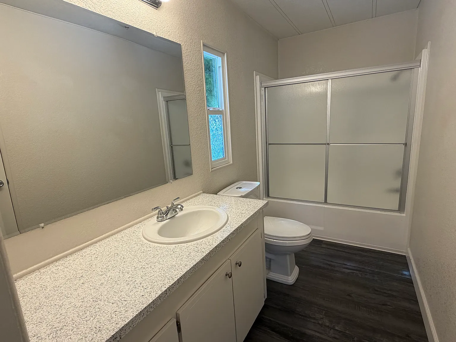 3 bed, 1344 sqft, $1,900 — Photo 4