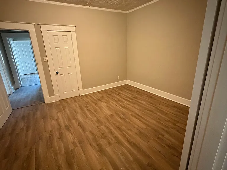 1485 Jackson Ave — Photo 6