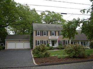 30 Ridge Rd, Danbury, CT 06810