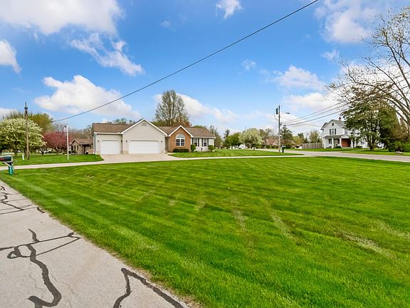 3rd image of 2535 Gast Dr