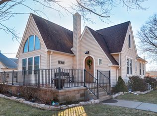 601 S Elm St, Delavan, IL 61734