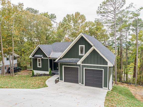 3rd image of 567 Benson Dr