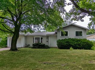 904 E Sunnycrest Dr, Urbana, IL