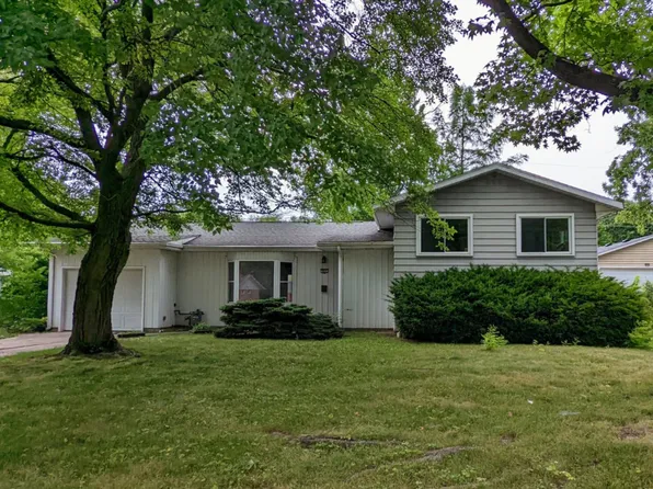 904 E Sunnycrest Dr, Urbana, IL 61801
