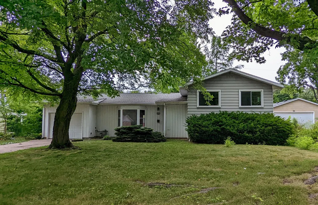 904 E Sunnycrest Dr photo 1
