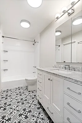 Rented by AVENUE 8 INC | media 21