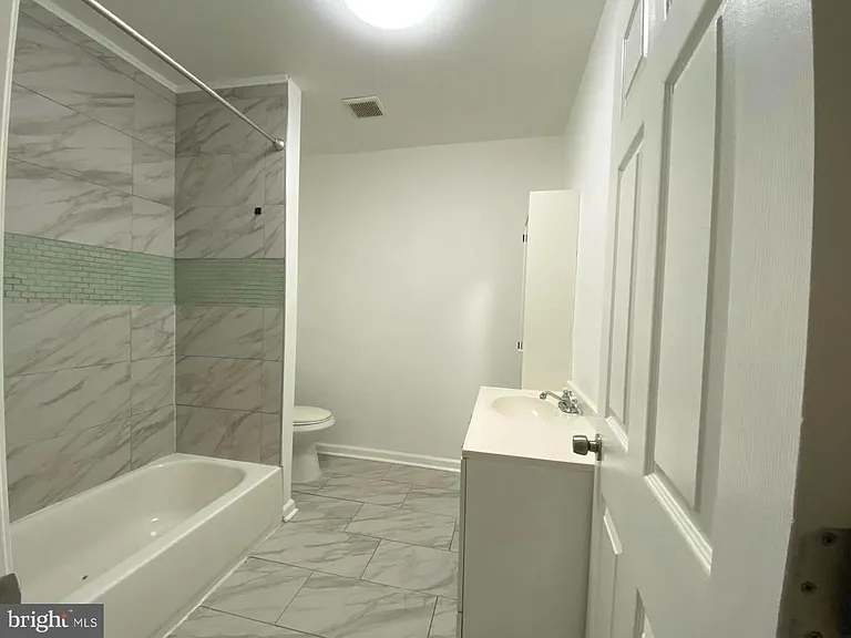 2510 Manton St — Photo 5
