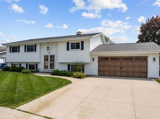901 Starboard Ct, Oshkosh, WI 54901