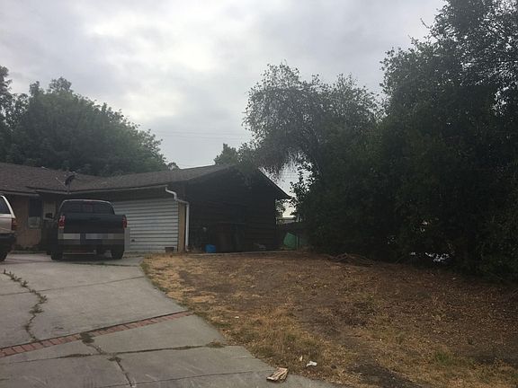3rd image of 405 Dixford Ln