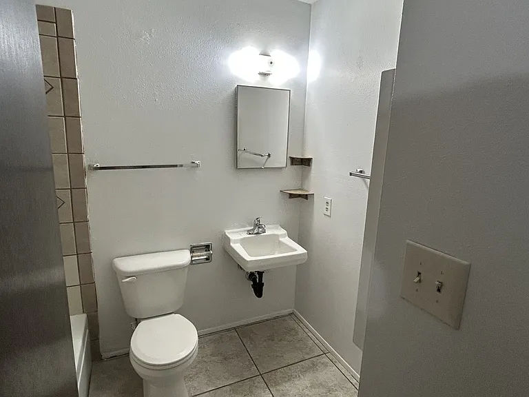 604 Mountain View Ave NE — Photo 10
