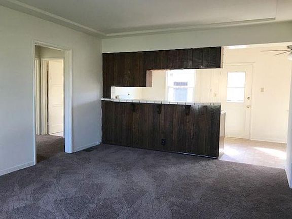 3rd image of 1042 W Glenoaks Blvd