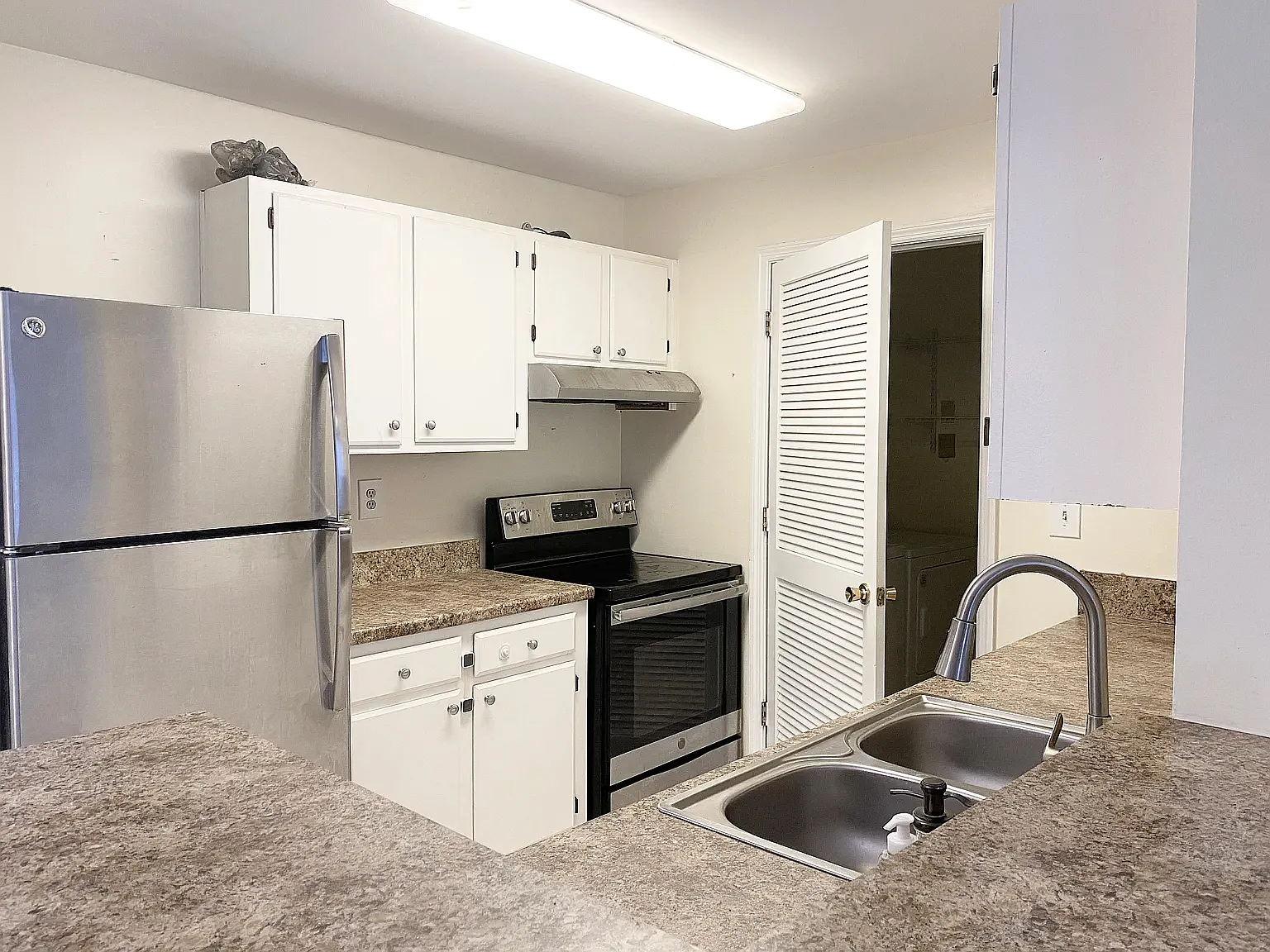 2 bed, 1032 sqft, $1,750 — Photo 3