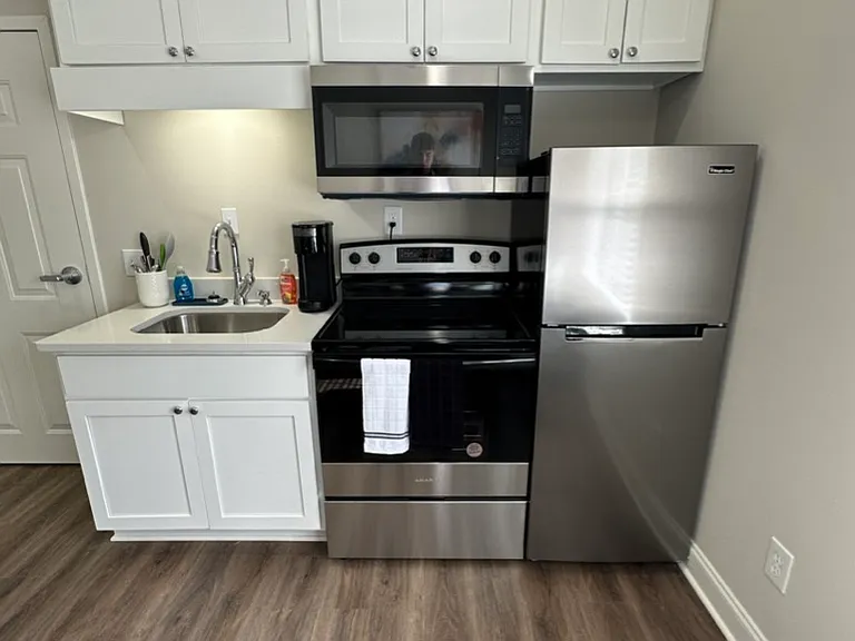 621 Green St #D — Photo 3