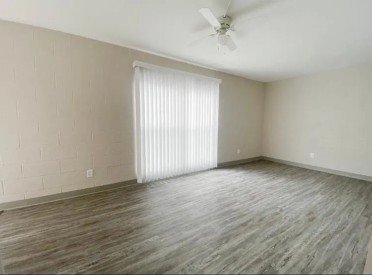 1913 Anderson Ave #101 — Photo 5