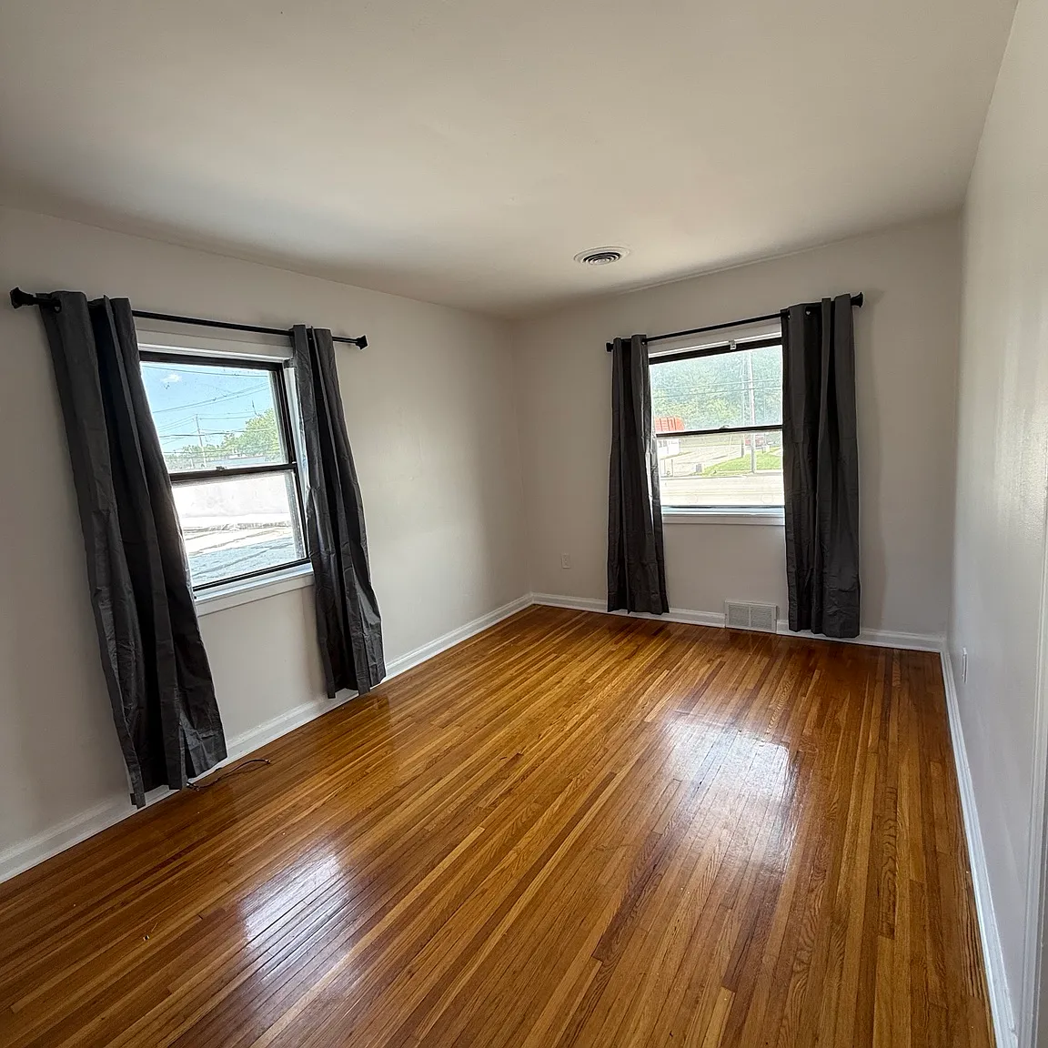1 bed, 700 sqft, $1,950 — Photo 2