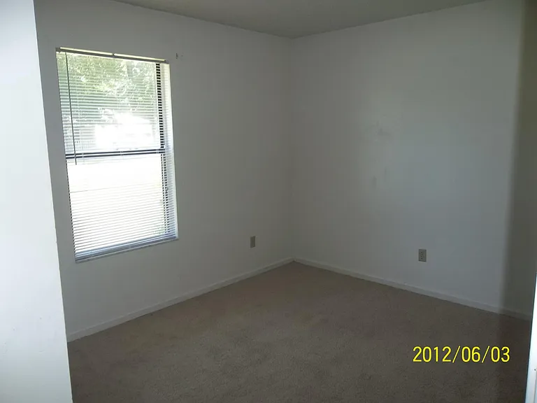100 Creekwood Cir — Photo 16