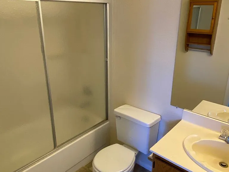 1970 N Hartford St #25 — Photo 19