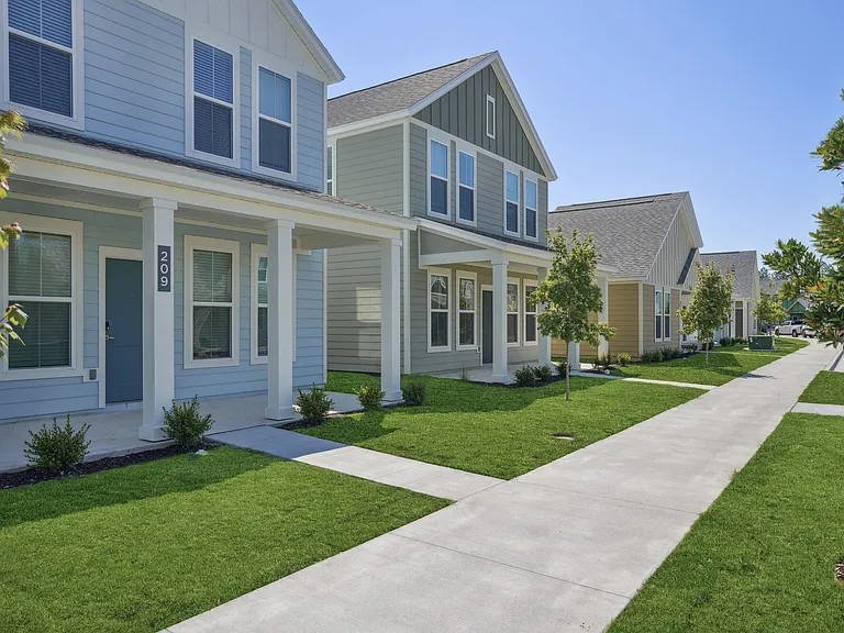 Hamlet at Wildlight - Homes and Townhomes for Rent — Photo 28