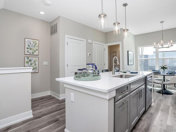 5th image of 33080 Townhill Rd #10