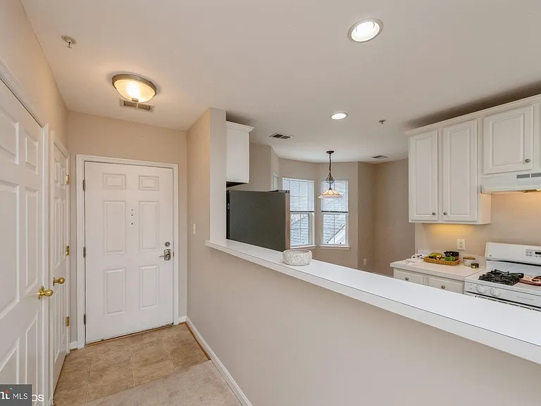 25340 Lake Mist Sq #301 — Photo 3
