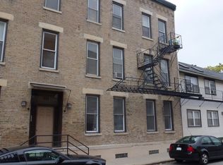 1500 W Walton St APT 2R, Chicago, IL 60642
