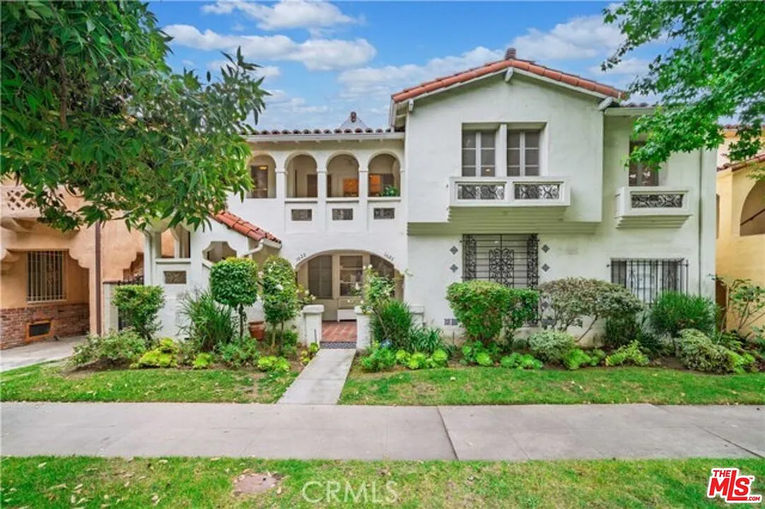 3 bed, 2.0 bath, 2004 sqft, $5,300 — Photo 1