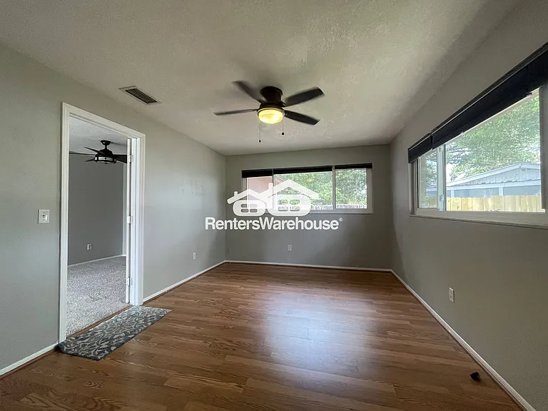 802 Embassy Rd — Photo 16