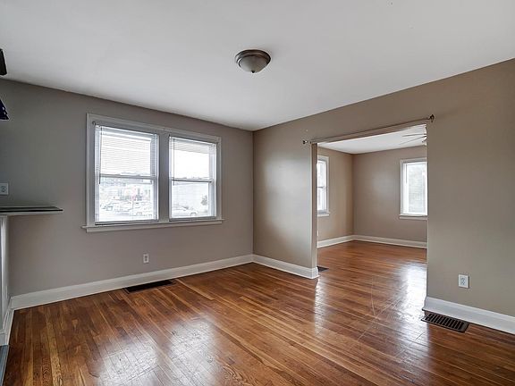 3rd image of 104 Bank Ave #2