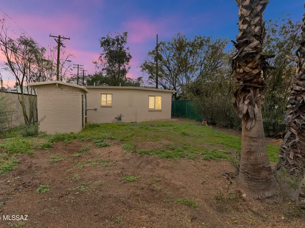 1132 N Dodge Blvd, Tucson, AZ 85716