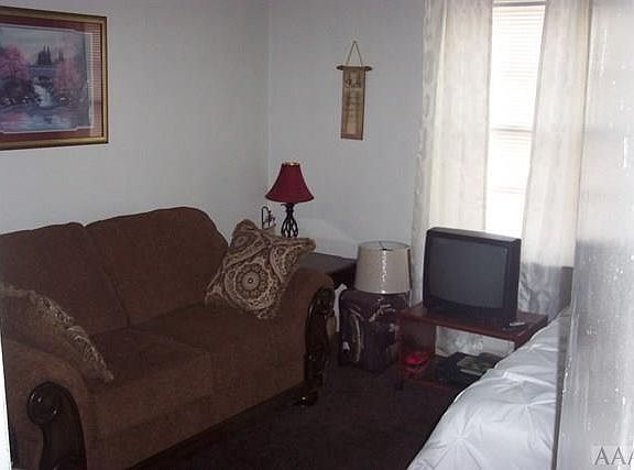 5th image of 309 E 14th St