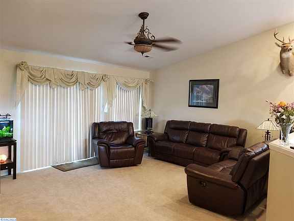 3rd image of 2501 Papyrus Ct