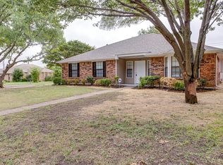 700 Whitewing Dr, Mesquite, TX 75150