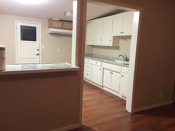 5th image of 538 Parker Ave