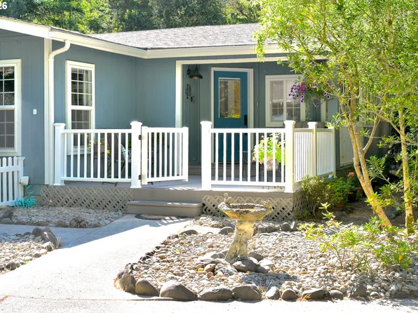 625 Glenbrook Cir, Florence, OR 97439