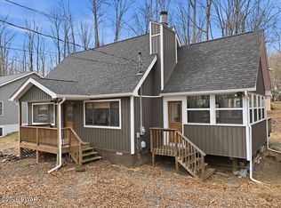 1068 Indian Dr, Lake Ariel, PA 18436