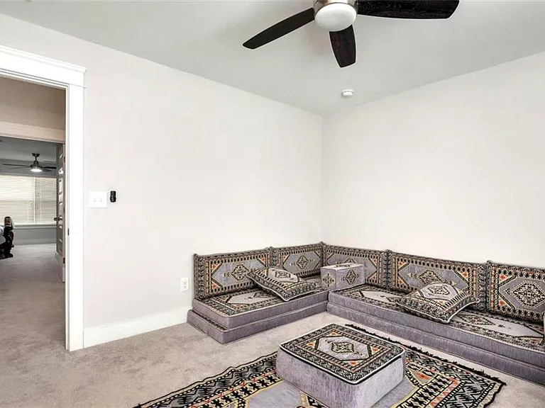 6968 Manchester Dr — Photo 51