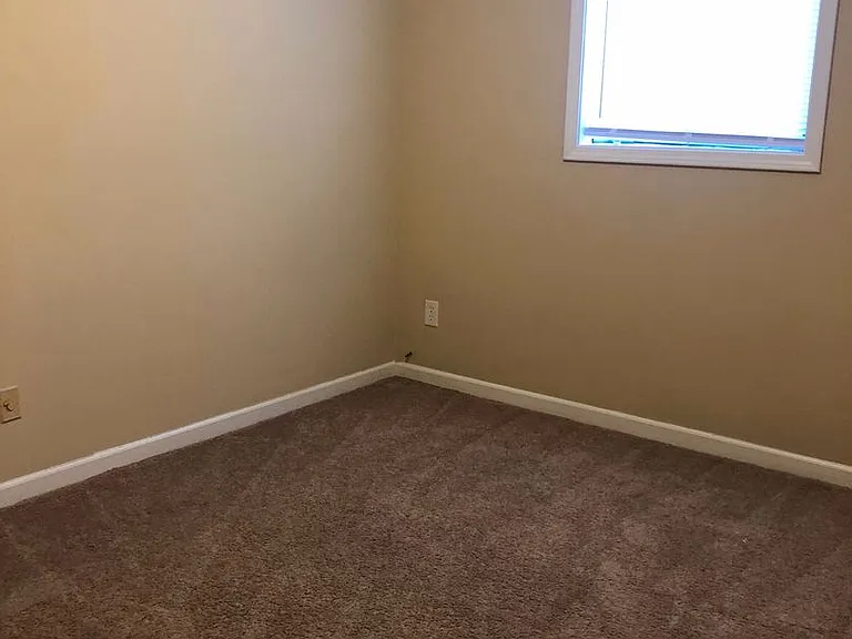 812 Creekside Dr — Photo 15