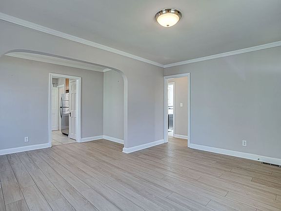 4th image of 859 N Abingdon St