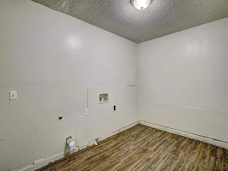 824 SE 14th St — Photo 25