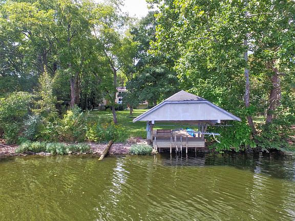 2nd image of 3806 Riverview Dr