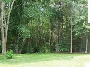 39 Red Bank Dr, Sicklerville, NJ 08081