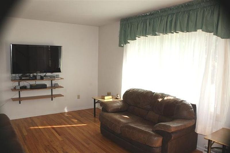3rd image of 1 VICTORIA Drive