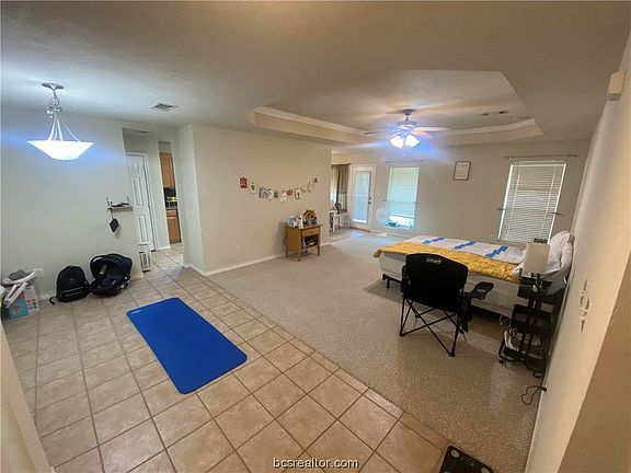 2nd image of 1010 Gardenia St