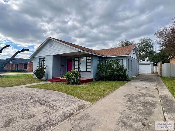 3rd image of 2105 Palm Blvd