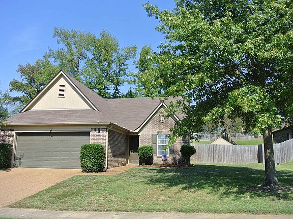 2nd image of 10470 Redmond Cir N