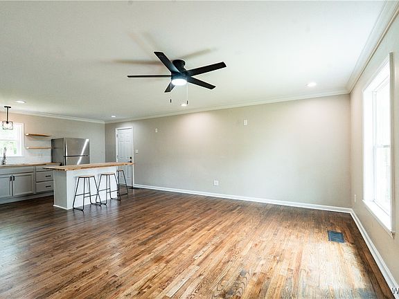 3rd image of 1732 25th St E