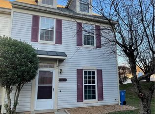 2950 Strauss Ter, Silver Spring, MD 20904