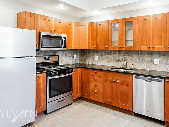 4th image of 4332 Freeland Ave
