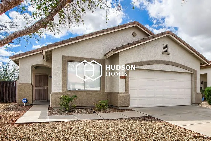 4 bed, 2.0 bath, 1760 sqft, $2,199 — Photo 3