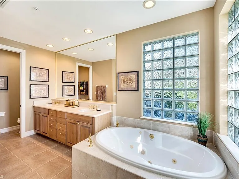 2654 Bolero Dr #8-1 — Photo 9